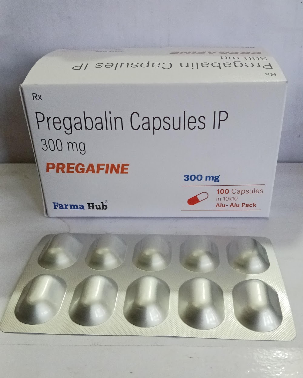 Pregafine Caps
